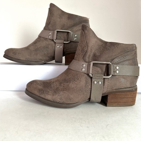 NEW NOT RATED FINCH BOHO RODEO DISTRESSED SLOUCHY HARNESS ANKLE BOOTIE IN TAUPE - Picture 1 of 9